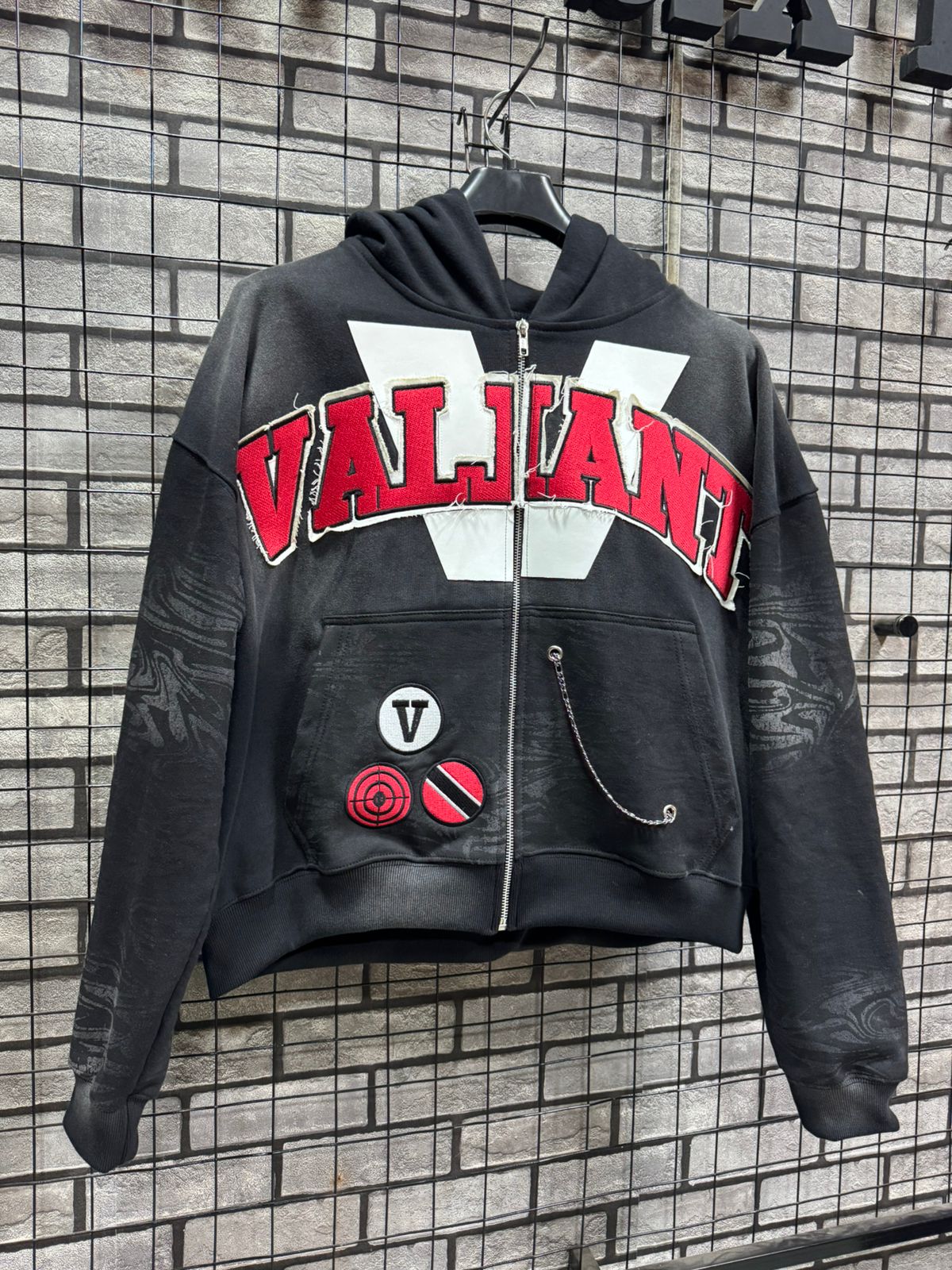 "VALIANT" Zip Up